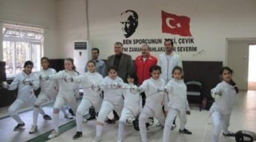 Adıyamanlı Minik Eskrimciler, Antalya&rsquo;ya Gidiyor