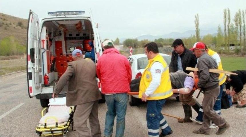 Suşehri&rsquo;nde Trafik Kazası: 1 Yaralı