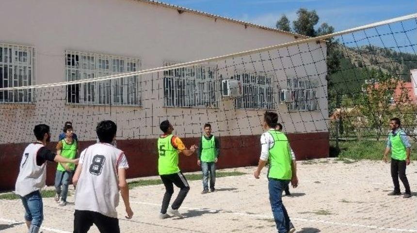 İslahiye Myo Voleybol Turnuvası Başladı