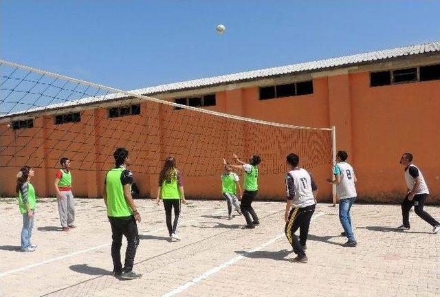 İslahiye Myo Voleybol Turnuvası Başladı