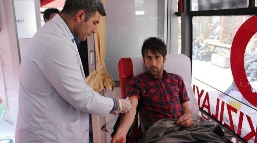 Kızılay Kan Toplama Ot&ouml;b&uuml;s&uuml; Hakkari&rsquo;de