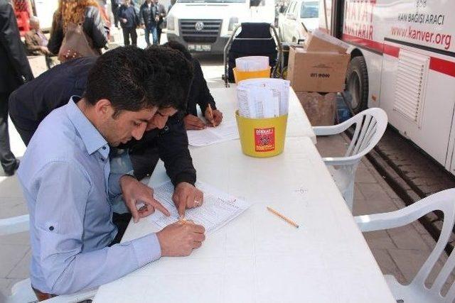 Kızılay Kan Toplama Ot&ouml;b&uuml;s&uuml; Hakkari&rsquo;de 1