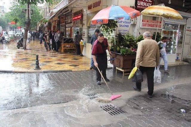 Şanlıurfa da Şiddetli Yağış 1