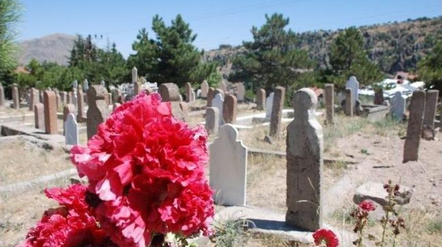 İl&ccedil;e Sınırları İ&ccedil;erisinde Yer Alan Mezarlıklarda Yaya Yolları Ve &Ccedil;evre D&uuml;zenlemesi &Ccedil;alışması