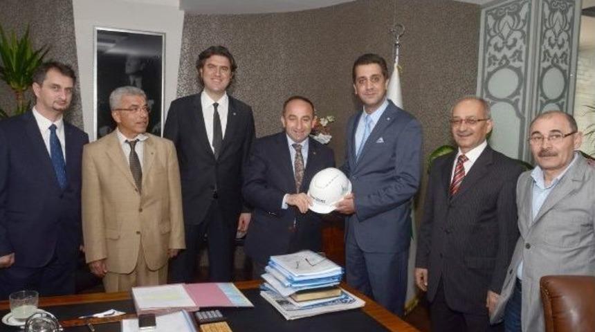 Başkan &Uuml;z&uuml;lmez&rsquo;e Baretli Ziyaret