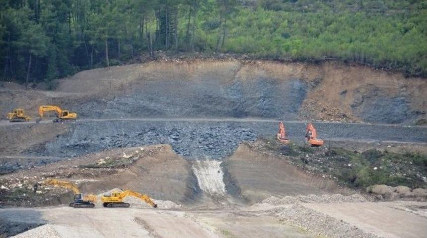 Dsi 13. B&ouml;lge M&uuml;d&uuml;r&uuml; &Ouml;zg&uuml;r, Serik Akbaş G&ouml;leti'nde İncelemelerde Bulundu