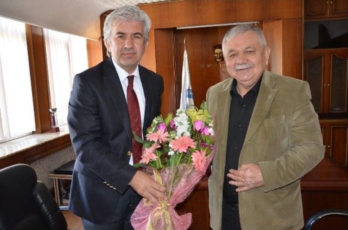 Manisa'da &Uuml;&ccedil; Belde Akhisar Belediyesi'ne Devroldu