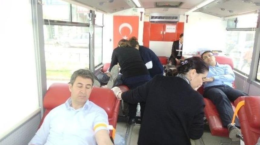 Hayrabolu&rsquo;da Kutlu Doğum Haftasında Kan Bağışı Kampanyası D&uuml;zenlendi