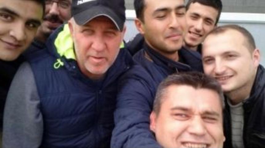 Mesut Bakkal&rsquo;dan Selfie Pozu