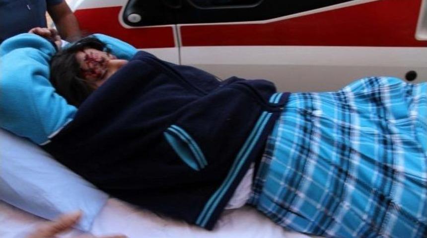 D&ouml;rd&uuml;nc&uuml; Kattan D&uuml;şen Kız &Ouml;ğrenci Yaralandı