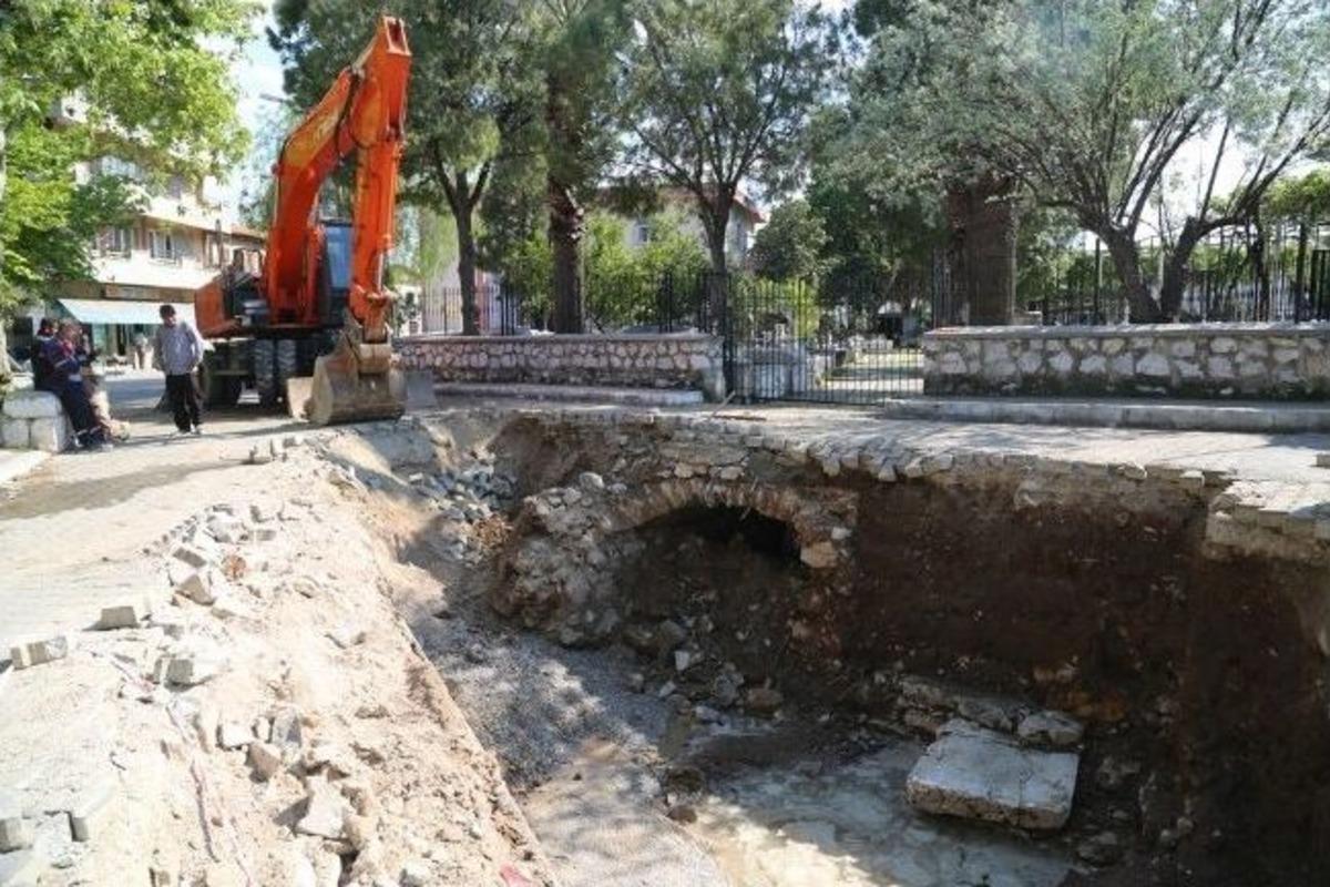 Alt Yapı &Ccedil;alışmalarında Osmanlı K&ouml;pr&uuml;s&uuml; Ortaya &Ccedil;ıktı