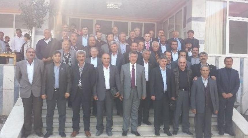 Yazıhan Belediye Başkanı &Ouml;zt&uuml;rk, Muhtarla Bir Araya Geldi