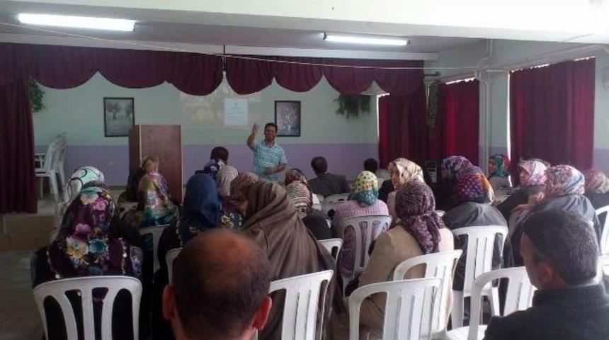 K&ouml;y Okulunda Velilere Konferans