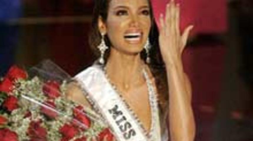 H&uuml;lya Avşar Yerine Zuleyka Rivera