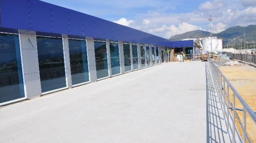 Gazipaşa Havaalanı Terminali B&uuml;y&uuml;yor