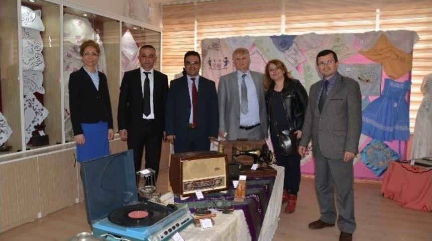 Ala&ccedil;am&rsquo;da Ge&ccedil;mişten G&uuml;n&uuml;m&uuml;ze Sergisi A&ccedil;ıldı