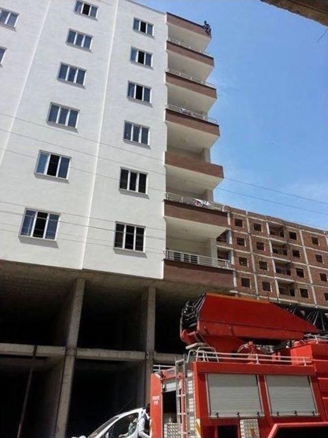 İntihara Kalkışan Genci Polis Kurtardı 1