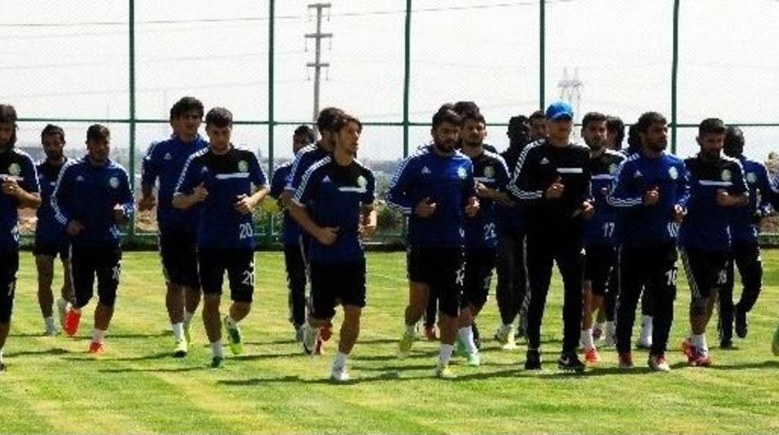 Şanlıurfaspor Yağmur Altında &Ccedil;alıştı