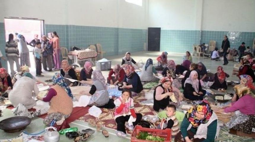 Akhisar Atat&uuml;rk Ortaokulunda &Ouml;rnek Dayanışma