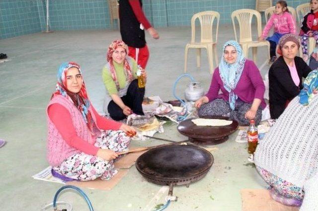 Akhisar Atat&uuml;rk Ortaokulunda &Ouml;rnek Dayanışma 2