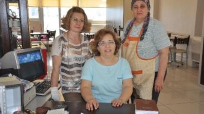 Soma'da Kadın Dayanışma Derneği'nden &Ouml;rnek Davranış