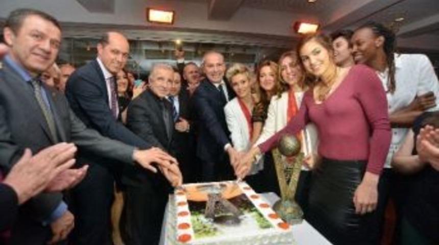 Avrupa Şampiyonu Yemekte Bir Araya Geldi