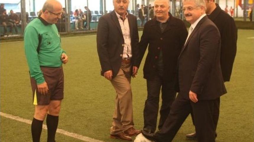 G&uuml;ng&ouml;ren Futbol Turnuvası Başladı