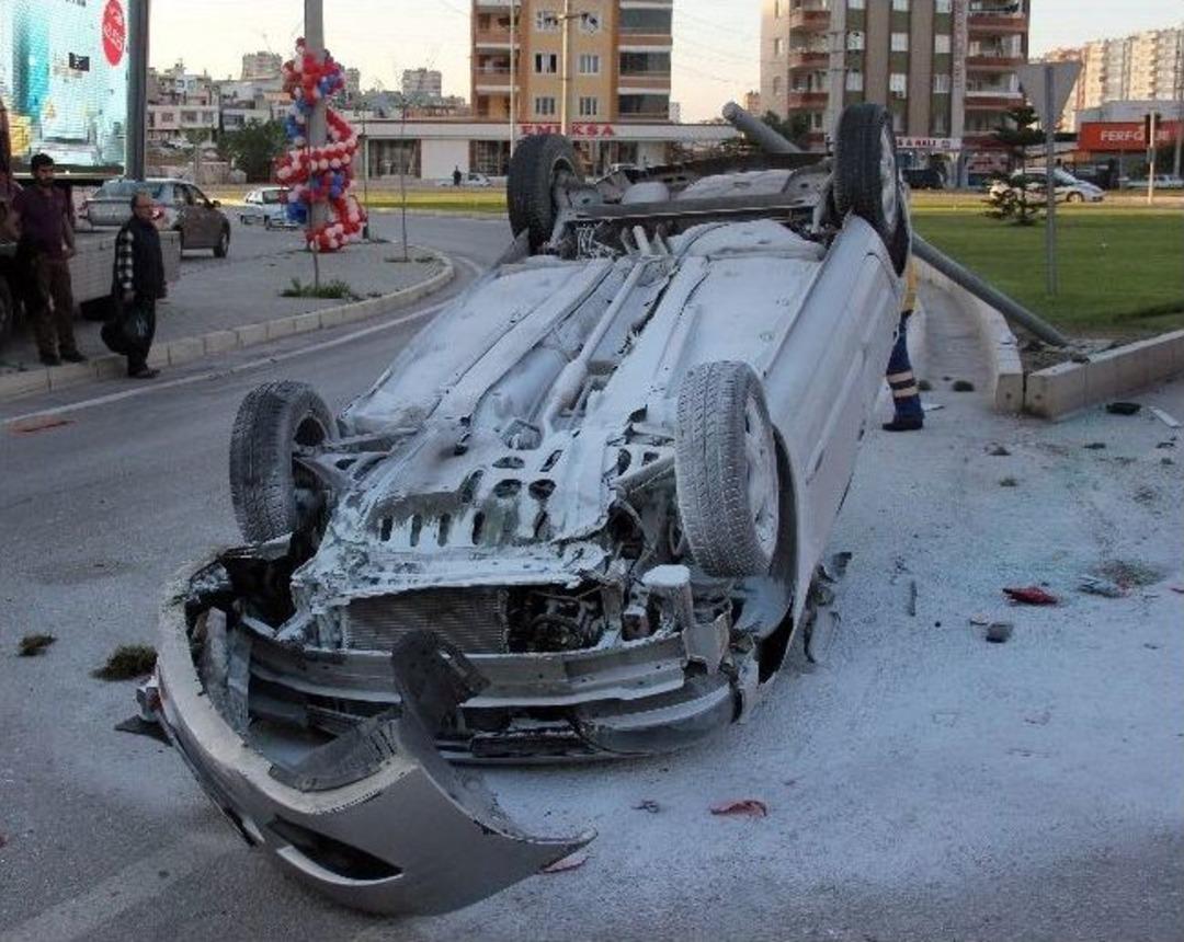 Takla Atıp Yanan Otomobilden Sağ &Ccedil;ıktılar