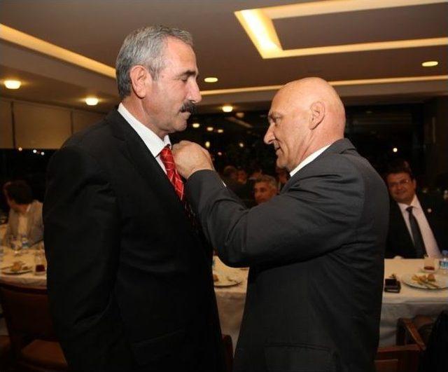 Meclis Üyelerine İlk Rozet Başkan Altınok Öz’den 1