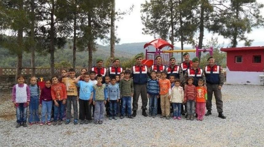 "jandarma İlge G&uuml;len Y&uuml;zler"