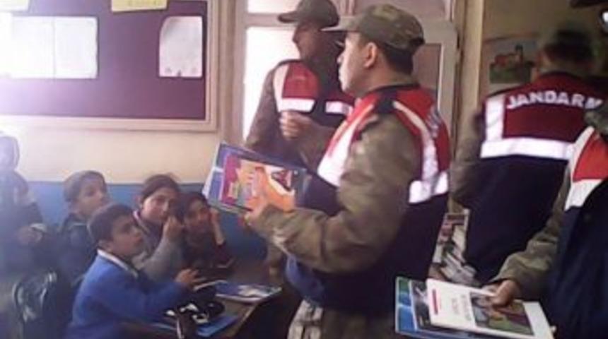 Jandarma&rsquo;dan &ldquo;kardeş Kurum Kardeş Okul&rdquo; Projesine Destek