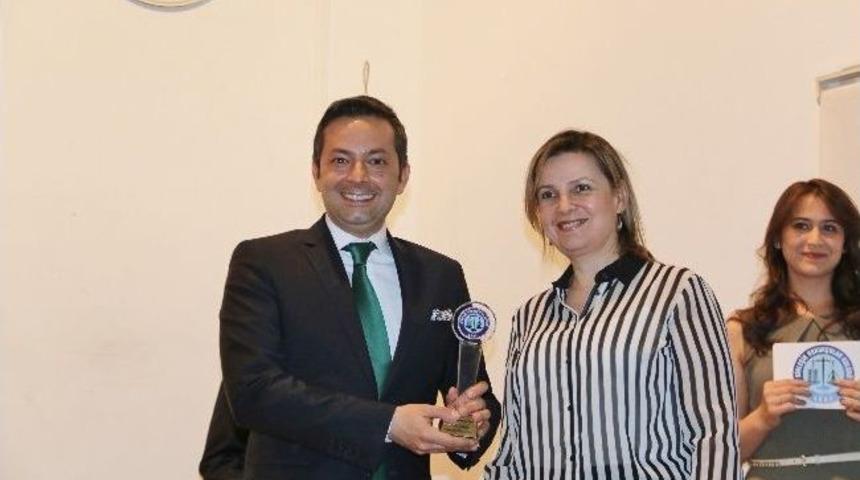 Ankara Barosu Başkanı Aksoy&rsquo;a &ldquo;yılın Hukuk&ccedil;usu&rdquo; &Ouml;d&uuml;l&uuml;