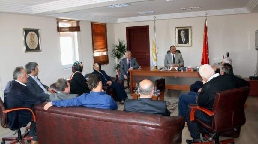 Ak Parti Adapazarı İl&ccedil;e Teşkilatından Başkan Karakulluk&ccedil;u'ya Tebrik Ziyareti