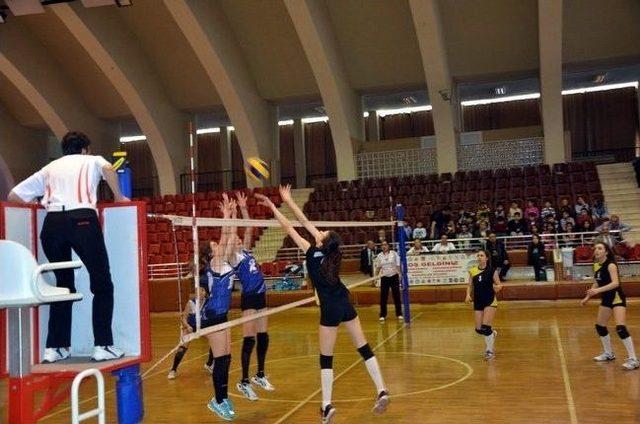 Voleybol T&uuml;rkiye Yıldız Kızlar Grup M&uuml;sabakaları Aydın&rsquo;da Başladı 1