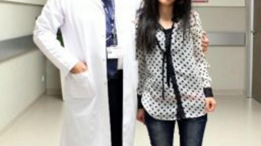 Dikilen Ayakları İle Doktorunu Ziyaret Etti