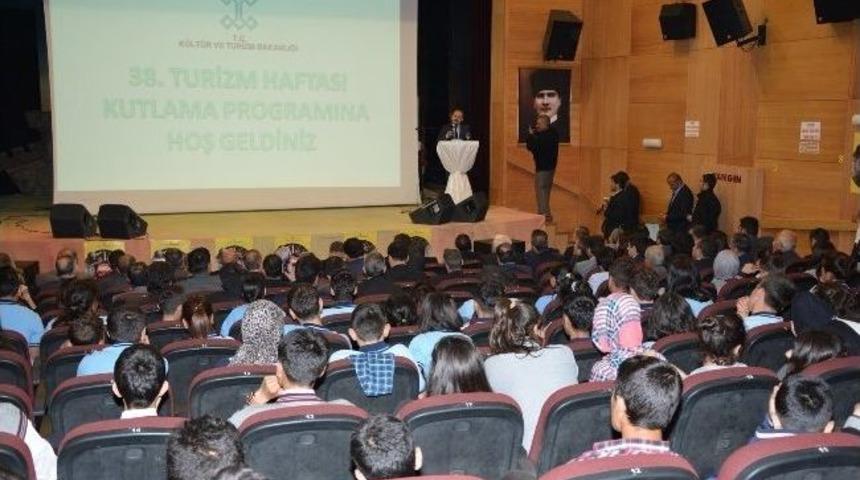 Siirt'te Turizm Haftası &Uuml;&ccedil; Dilli Konserle Kutlandı