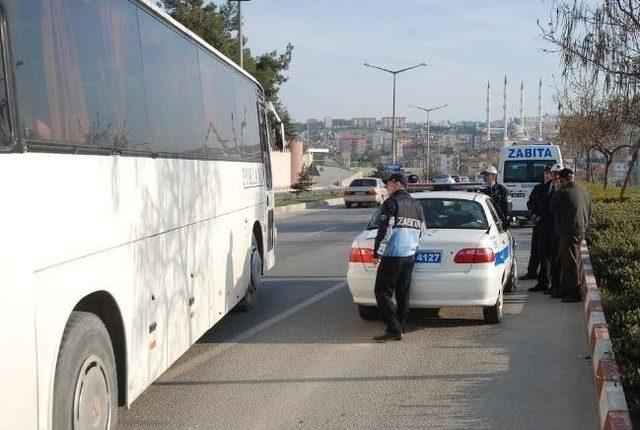 Polis Ve Zabıta İşbirliği İle Servis Araçları Denetlendi