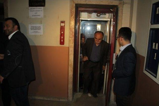 Konsere Geldiler, Asans&ouml;rde Mahsur Kaldılar 1