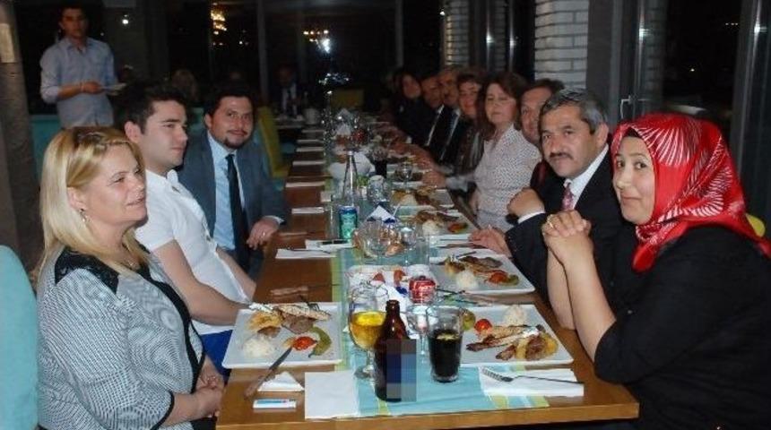 Didim Belediye Meclis &Uuml;yeleri Ve Eşleri Yemekte Biraraya Geldi