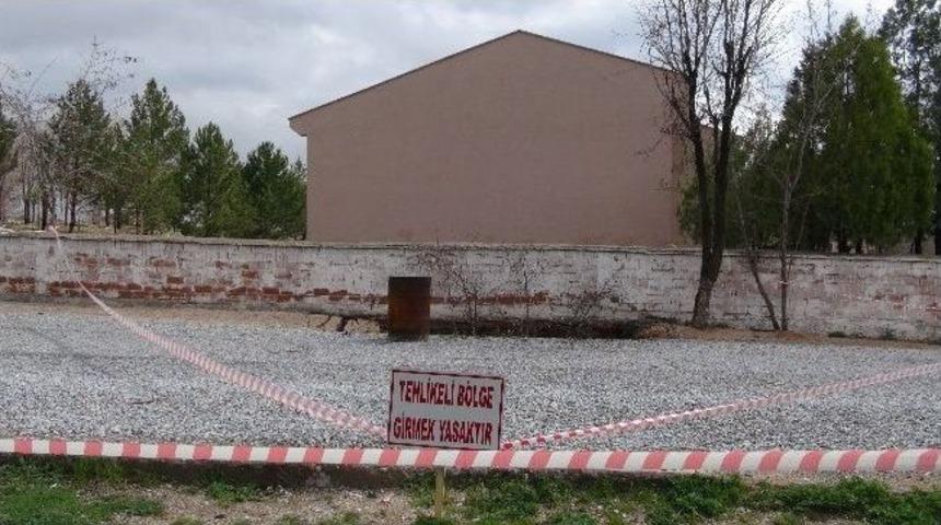 Okul Bah&ccedil;esindeki G&ouml;&ccedil;&uuml;k