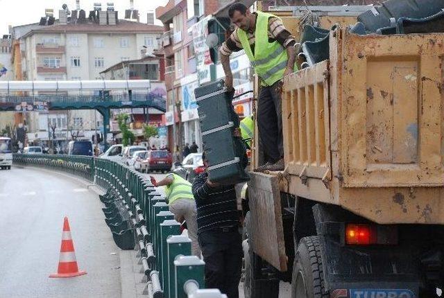 Tokat&rsquo;ta Ref&uuml;jlerdeki &Ccedil;i&ccedil;eklikler Kaldırılıyor 1