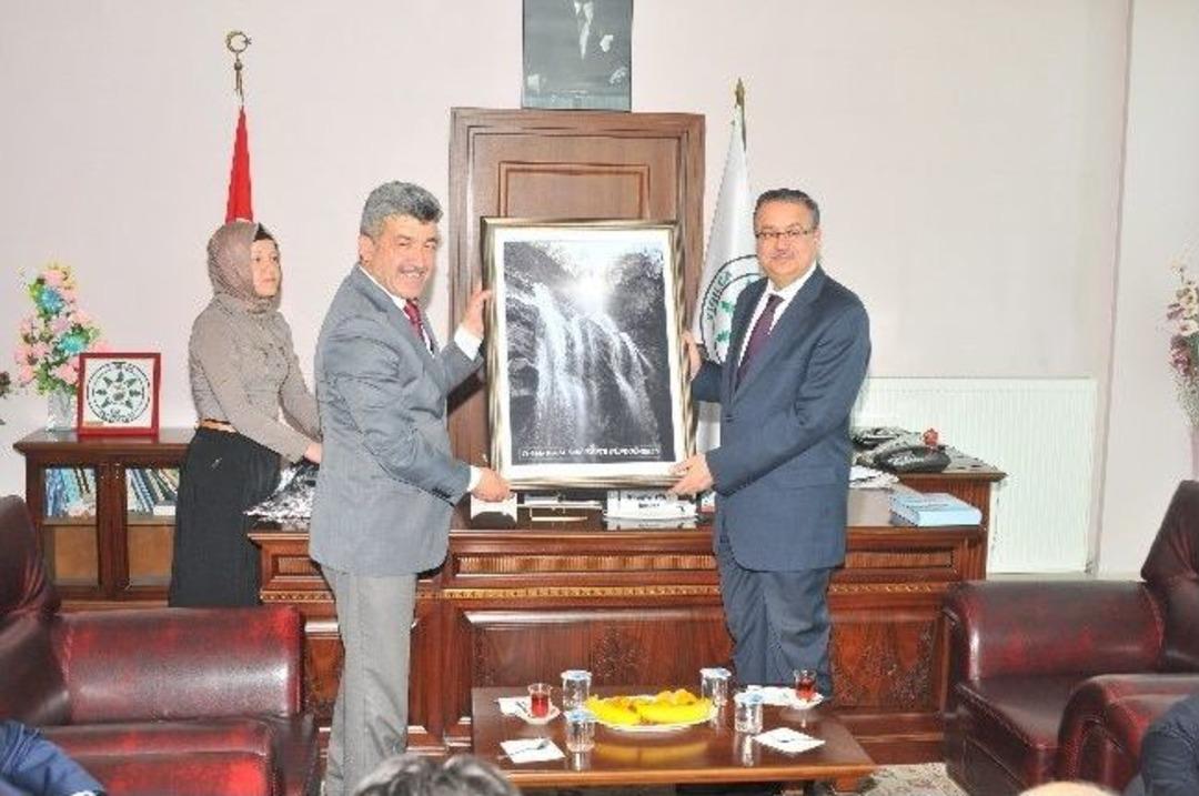 Vali Ali İhsan Su, M&uuml;d&uuml;rleri Yığılca&rsquo;da Topladı