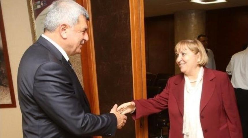 Kadın Kollarından Başkan Karaosmanoğlu'na Ziyaret