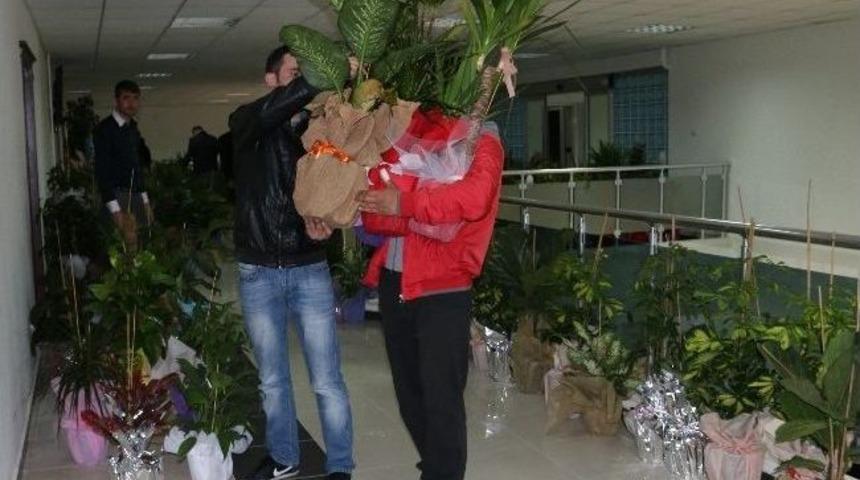 Makama G&ouml;nderilen &Ccedil;i&ccedil;ekleri Satıp Engelli Aracı Alacak