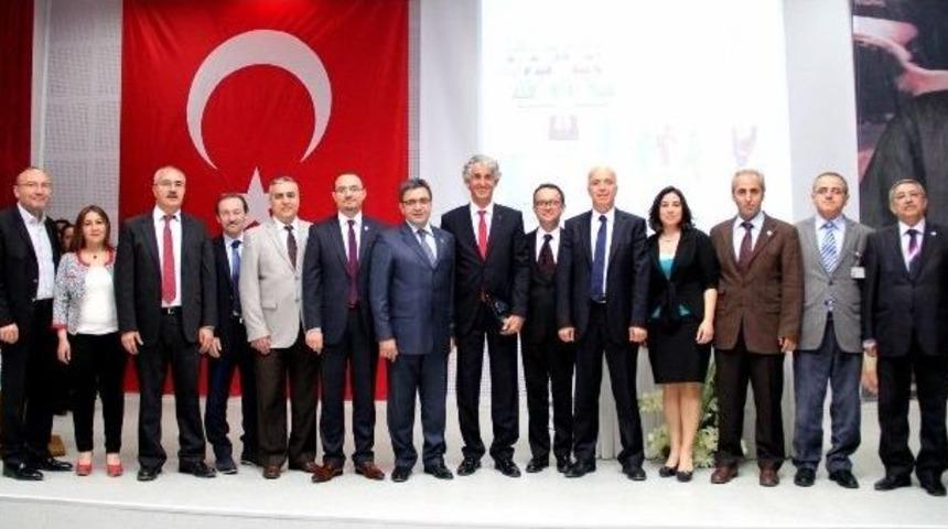 "iyi Bir Sağlık Y&ouml;netimi" İzmir'de Tartışıldı