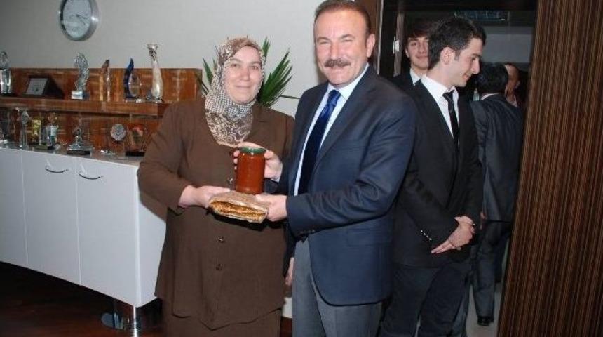 Başkan Doğan'ı 5 Bin Kişi Ziyaret Etti