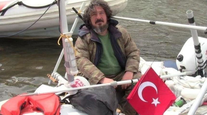 Amat&ouml;r Balık&ccedil;ıyı Batmaktan Sahil G&uuml;venlik Kurtardı