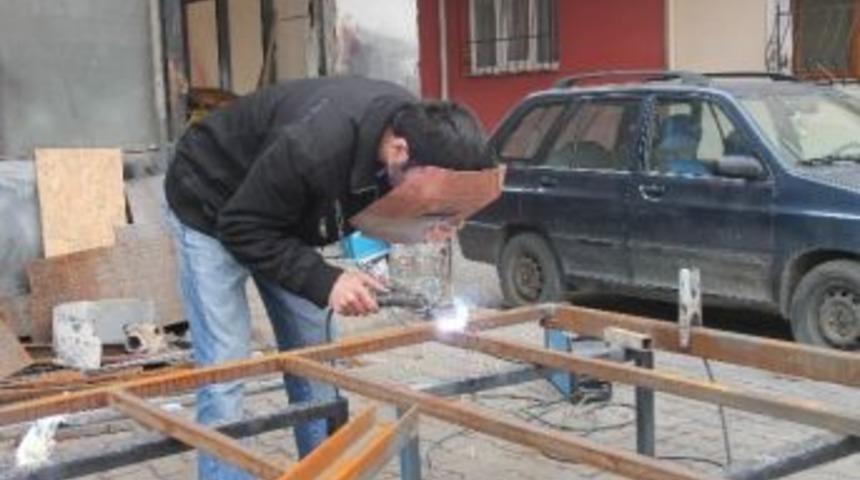 Motorlu El Arabası Yaptılar