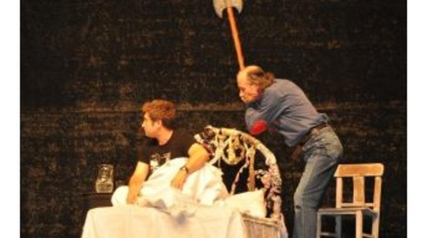 Bir &lsquo;evlenme&rsquo; Komedisi