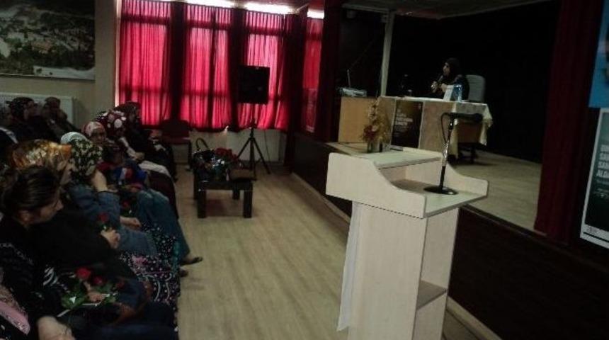 K&uuml;re'de İl Vaizi Kadriye Doğan Konferans Verdi